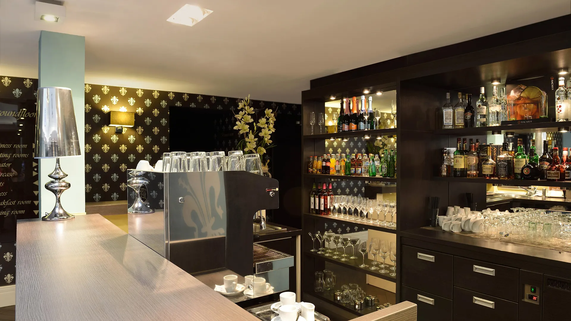 La Prima Fashion Hotel Budapest contacts