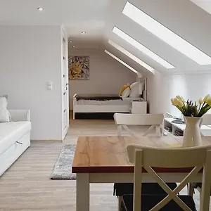 https://julia-apartman-eger.egerhotels.net
